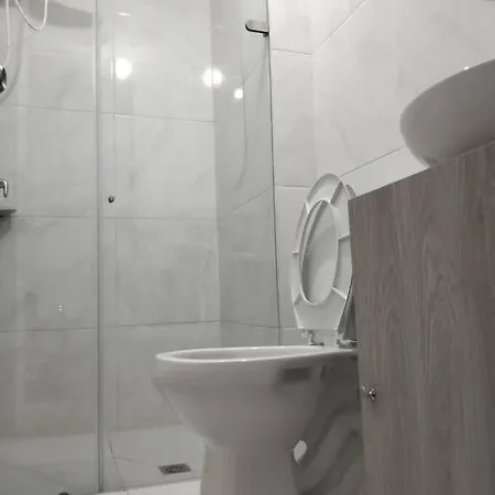 Moderno Apto + 2 Hab + 2 Bano + Piscina, Cerca Del Mar Apartamento